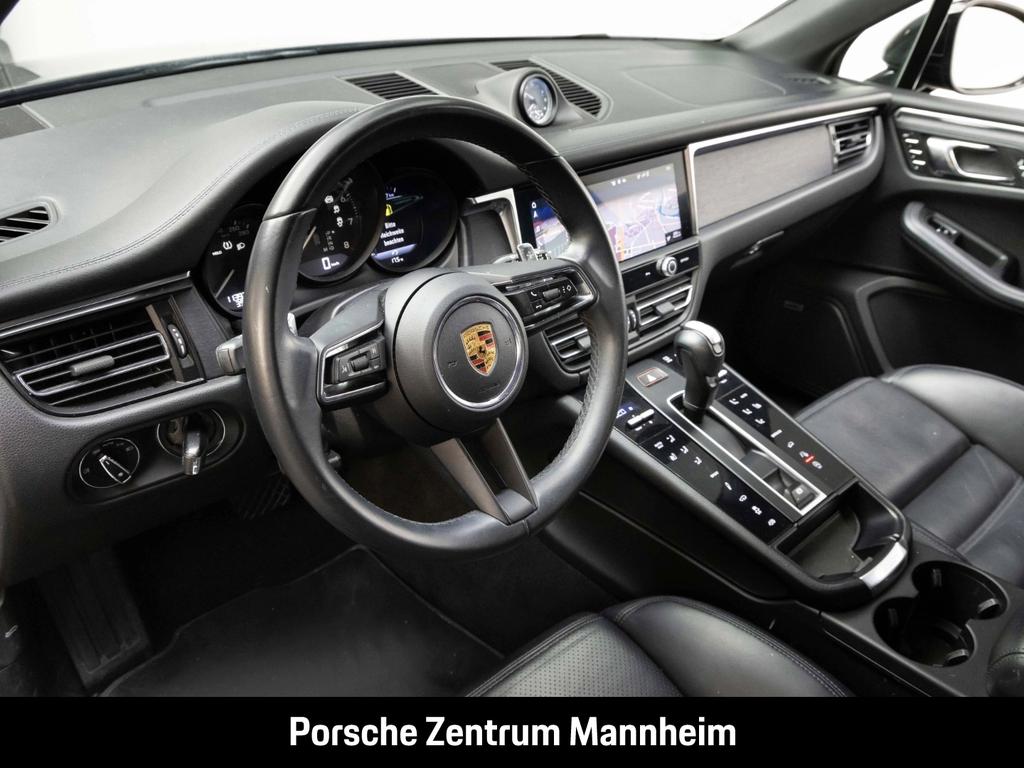 Porsche Macan 2022