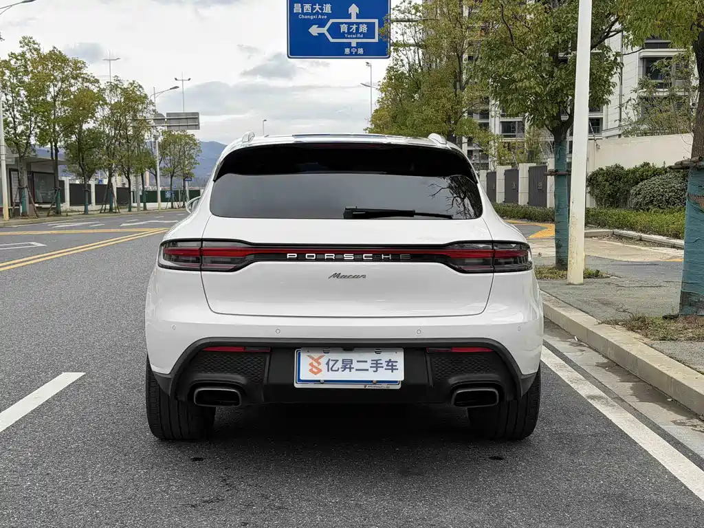 Porsche Macan 2024