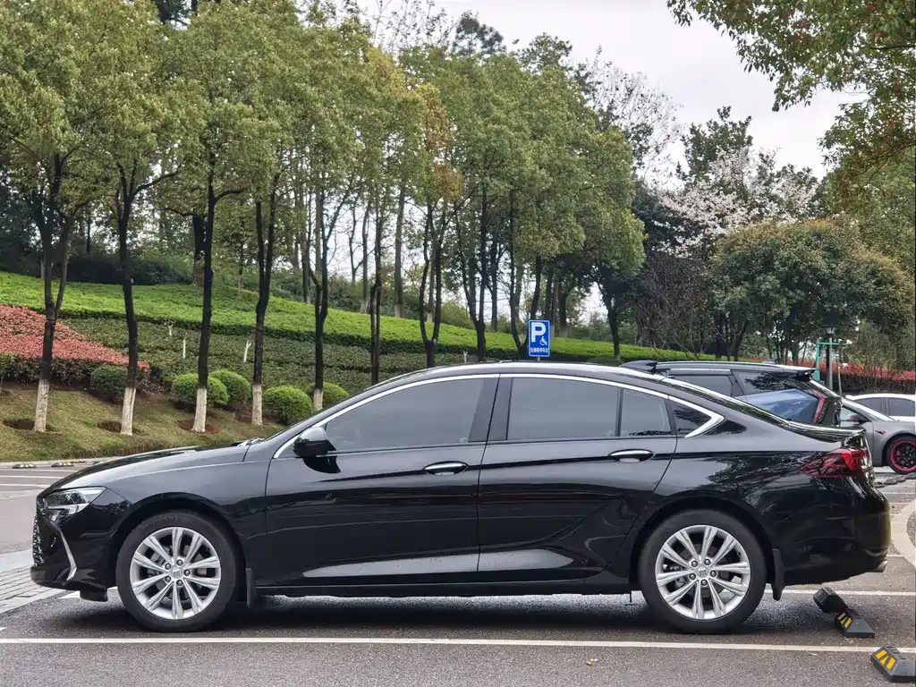 Buick Regal 2023