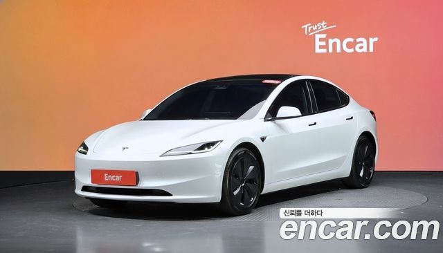 Tesla Model 3 2024