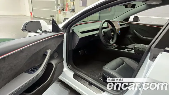 Tesla Model 3 2024