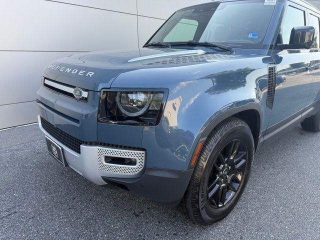 Land Rover Defender 2023