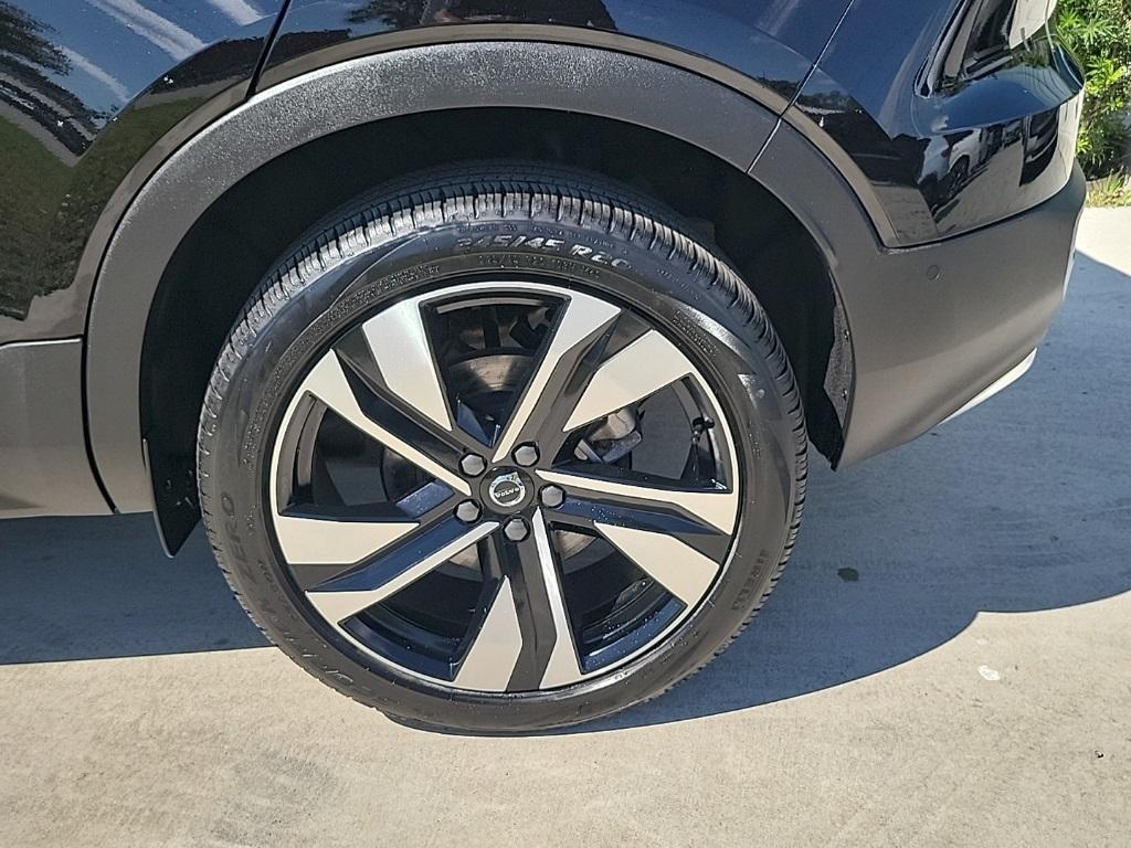 Volvo XC40 2025