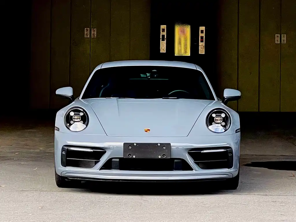 Porsche 911 2025