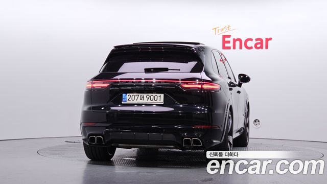 Porsche Cayenne 2022