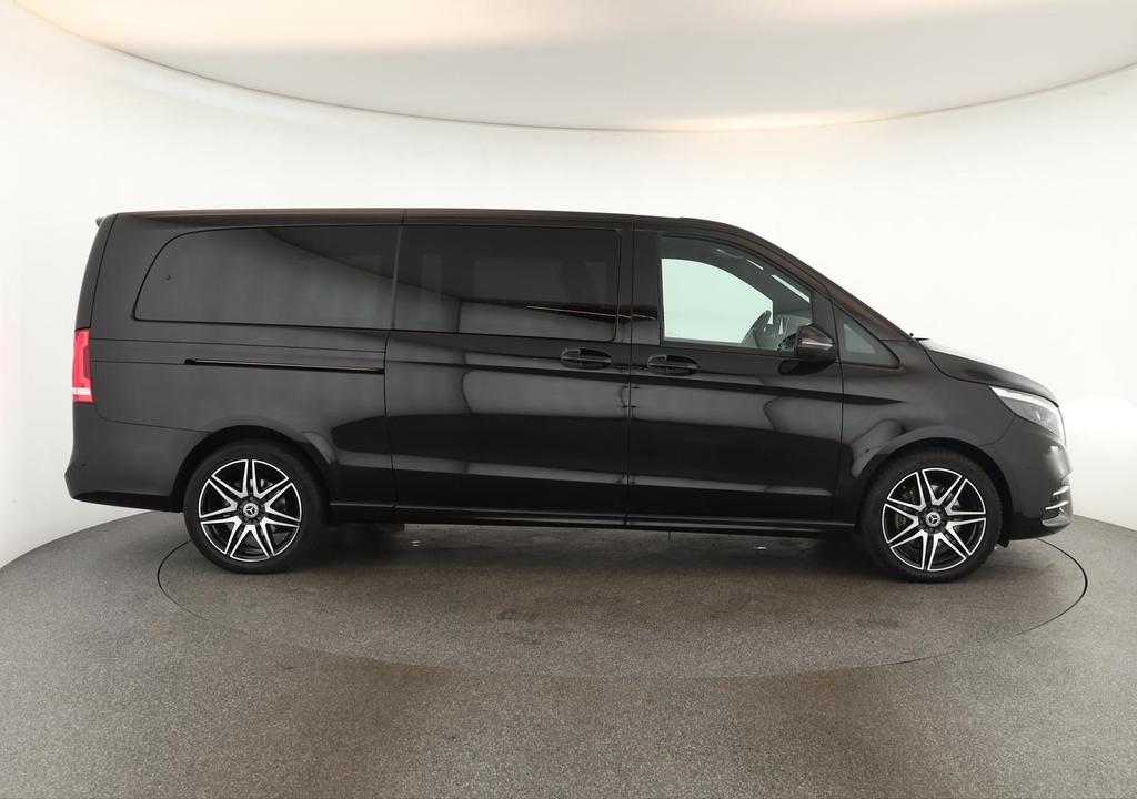 Mercedes-Benz V 300 2023