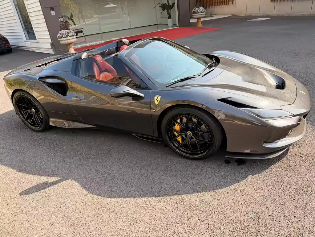 Ferrari F8 2022