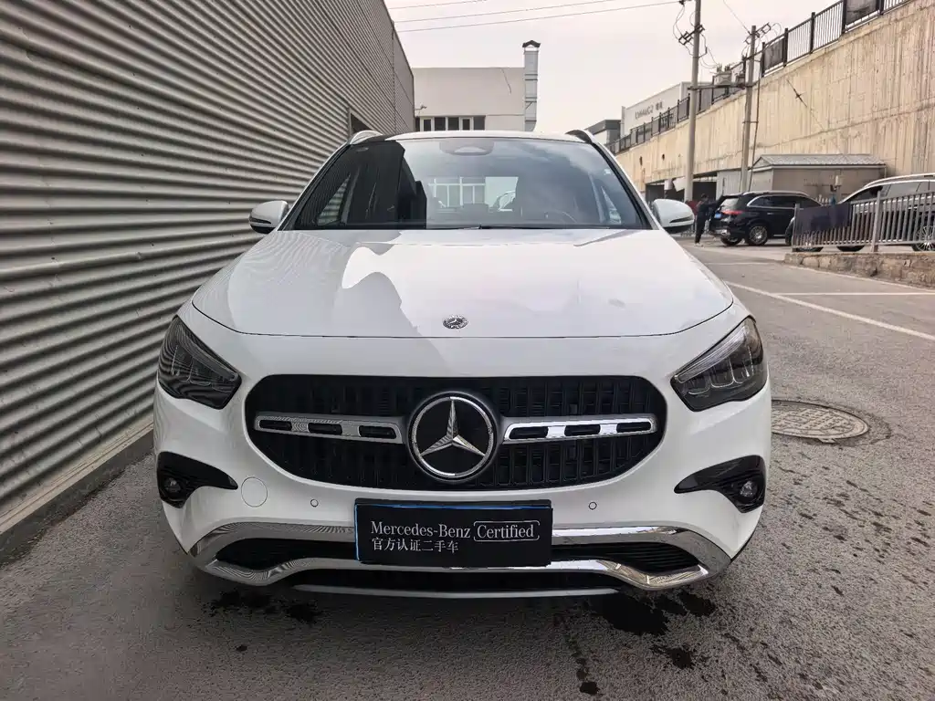 Mercedes-Benz GLA 2024