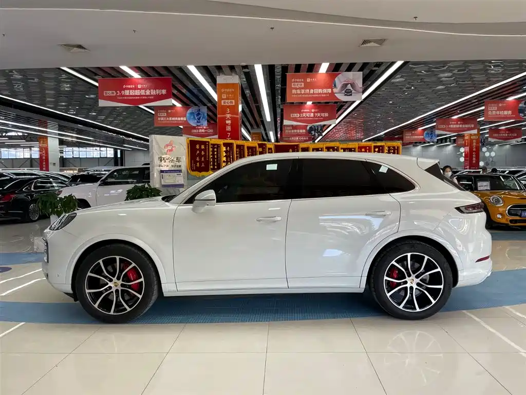 Porsche Cayenne 2024
