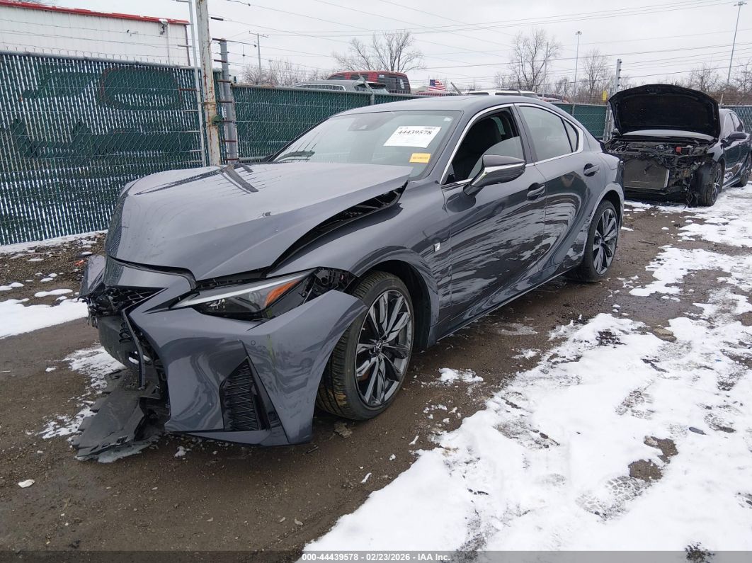 Lexus IS 2022