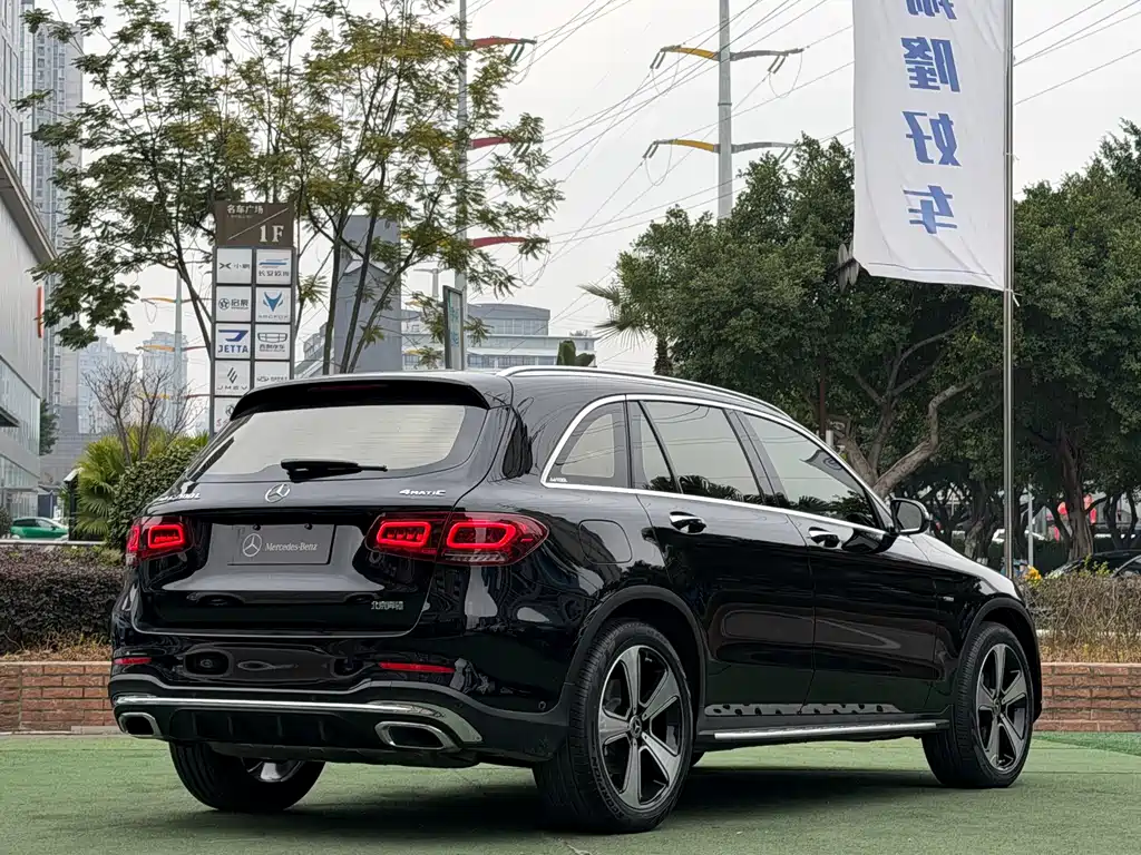 Mercedes-Benz GLC 2023
