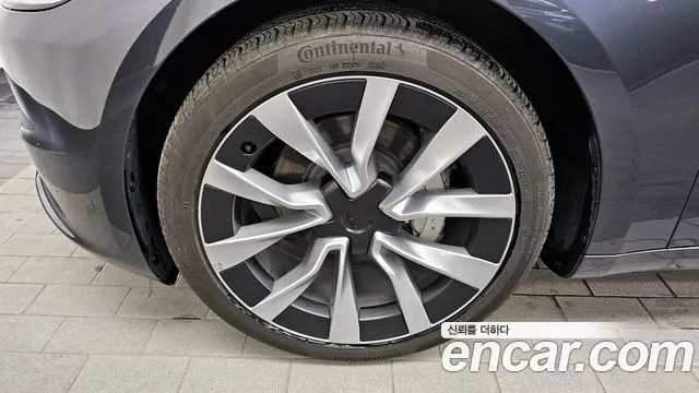 Tesla Model 3 2024