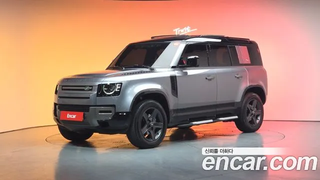 Land Rover Defender 2024