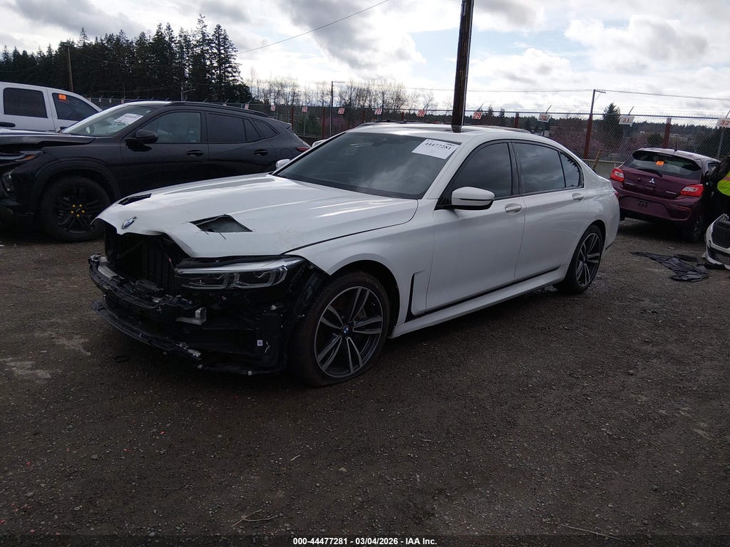 BMW 750 2022