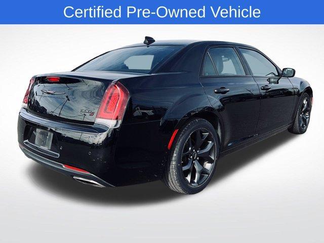 Chrysler 300 2023