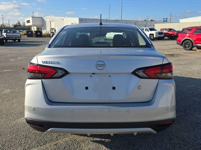 Nissan Versa 2024