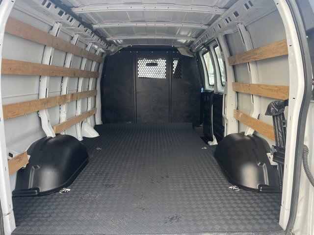 Chevrolet Express 2024
