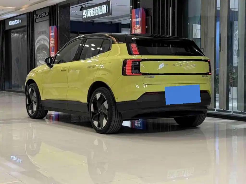 Volvo EX30 2024