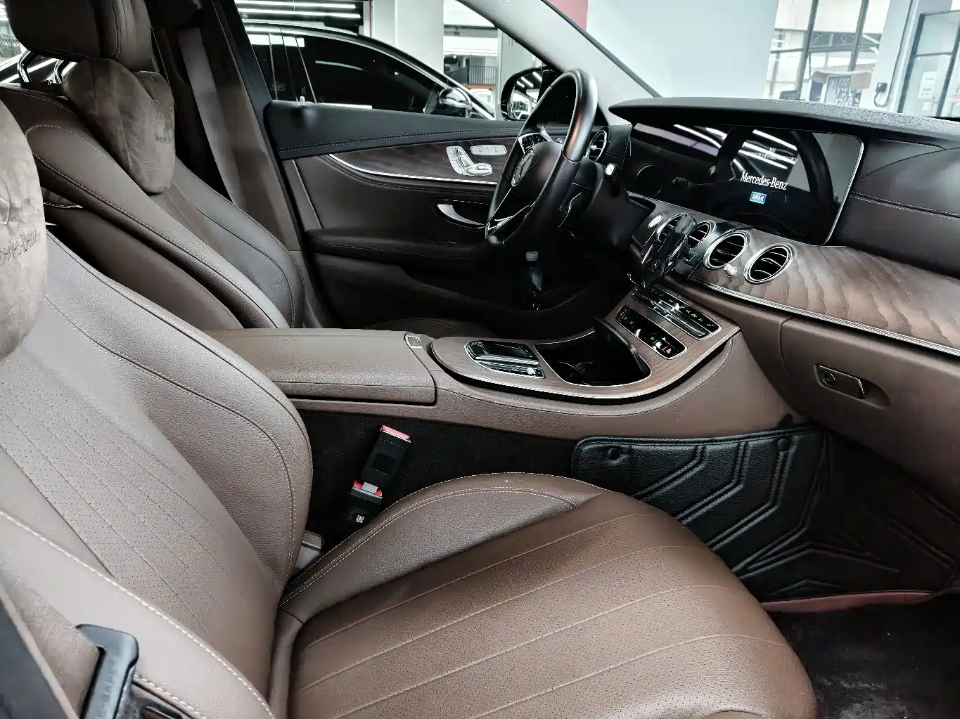 Mercedes-Benz E-Класс 2023
