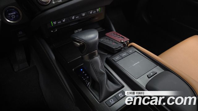 Lexus ES 2021