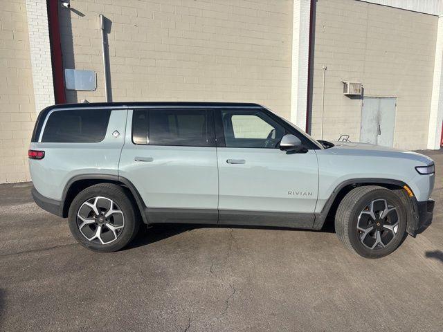Rivian R1S 2023