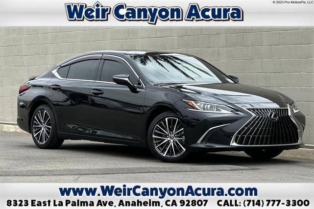 Lexus ES 2025