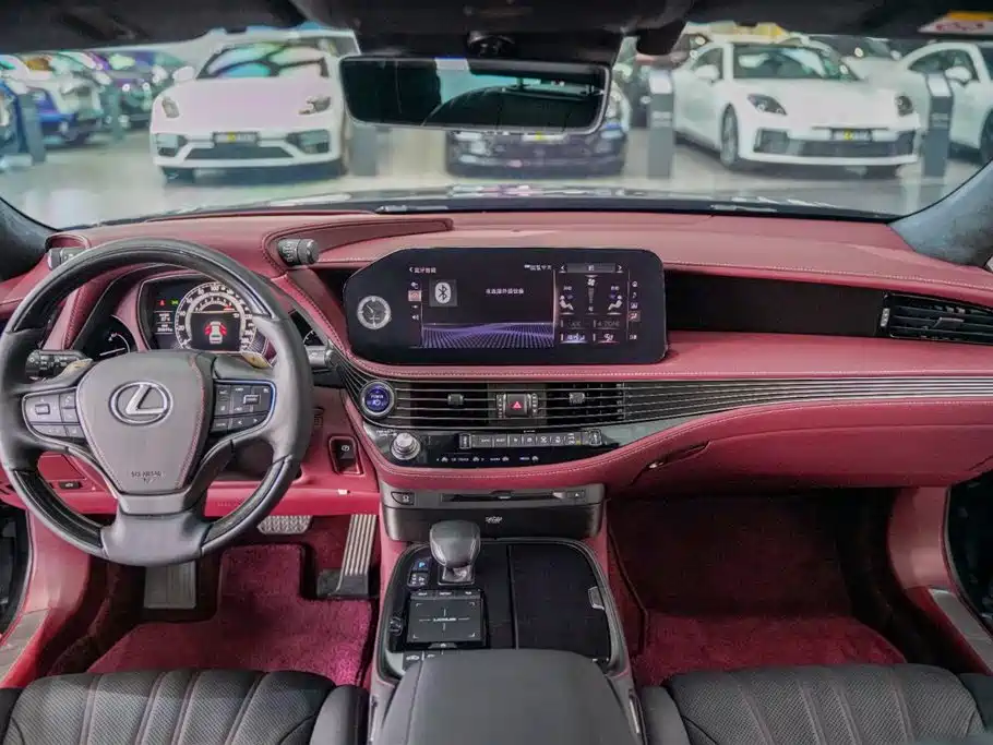 Lexus LS 2021