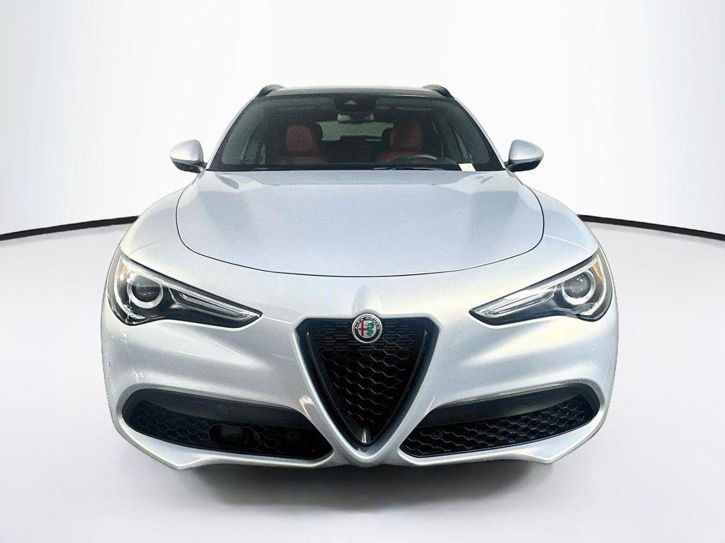 Alfa Romeo Stelvio 2023