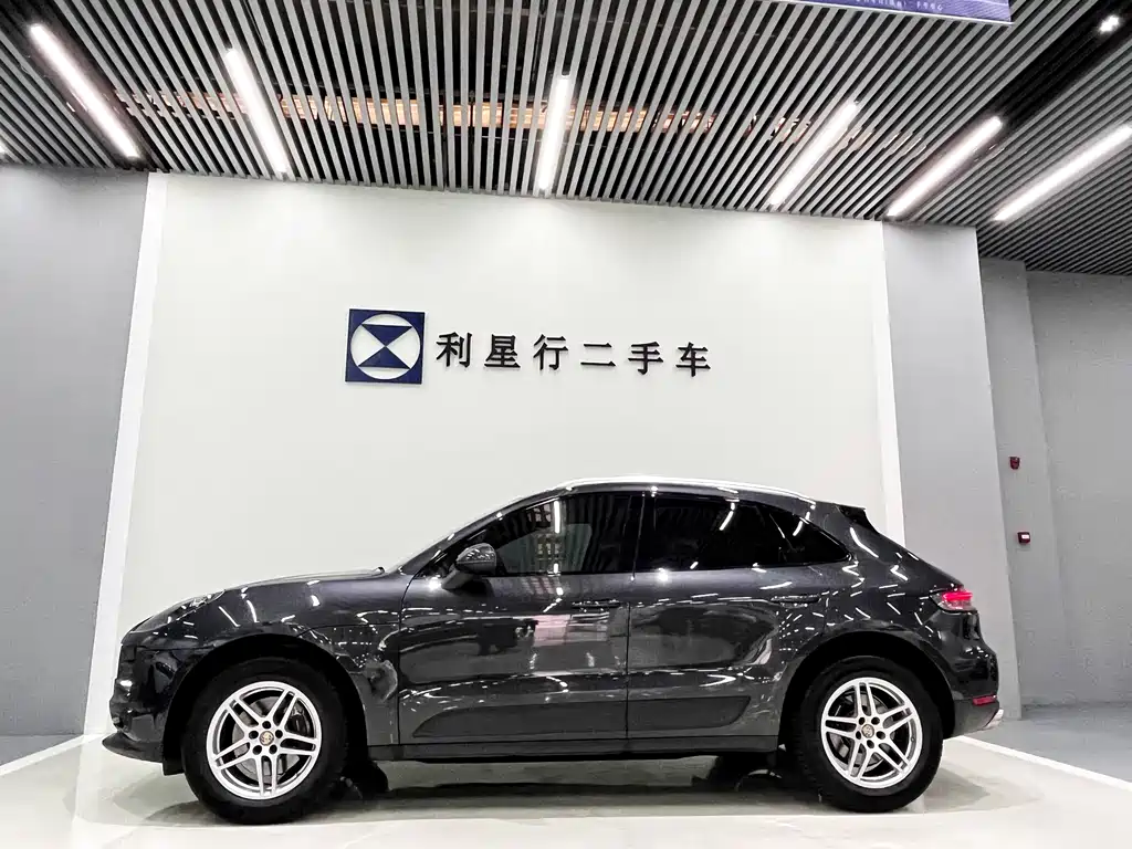 Porsche Macan 2021