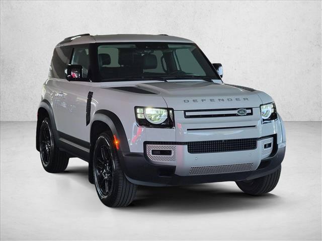 Land Rover Defender 2023