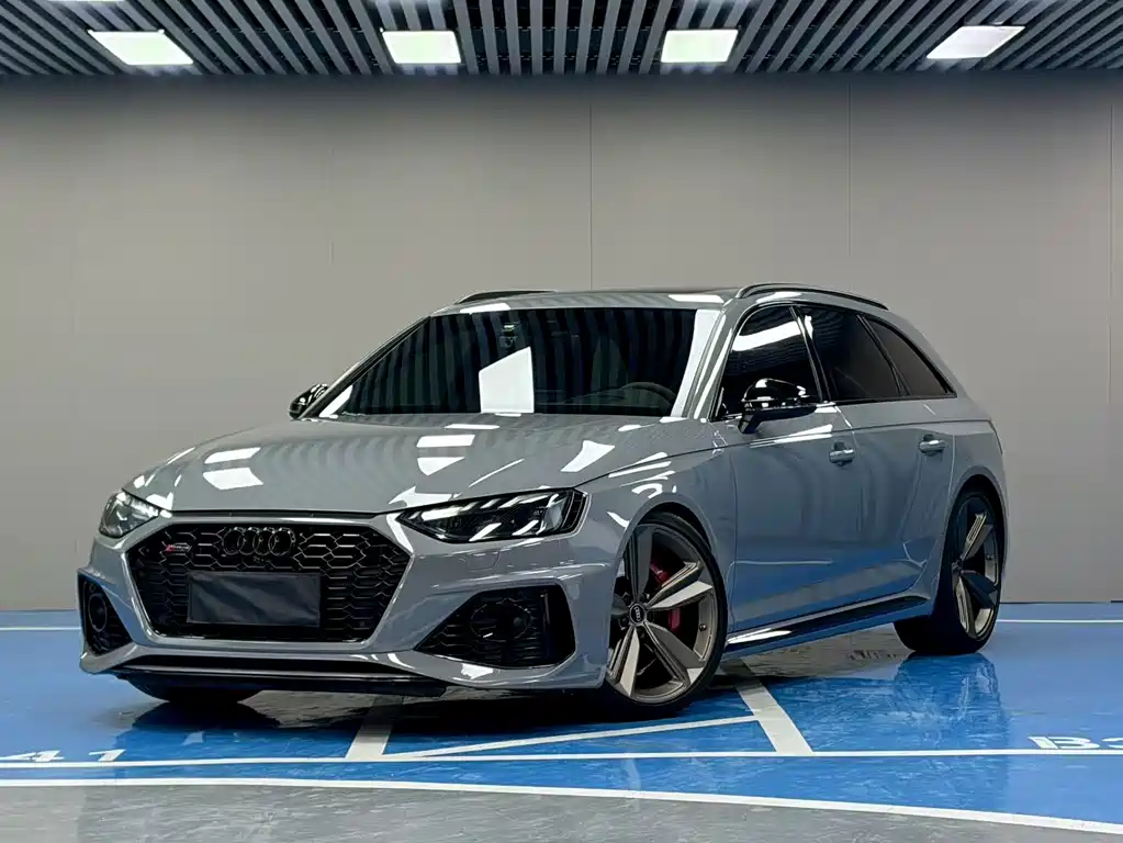Audi RS 4 2021