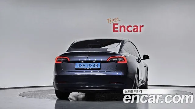 Tesla Model 3 2022