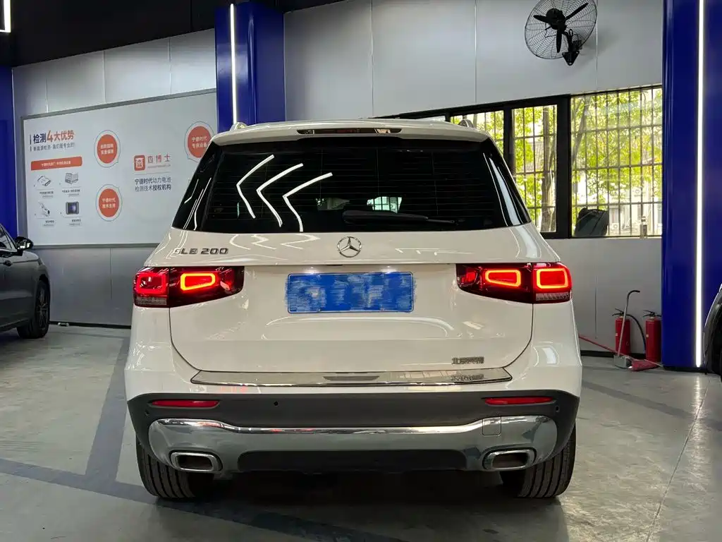 Mercedes-Benz GLB 2023