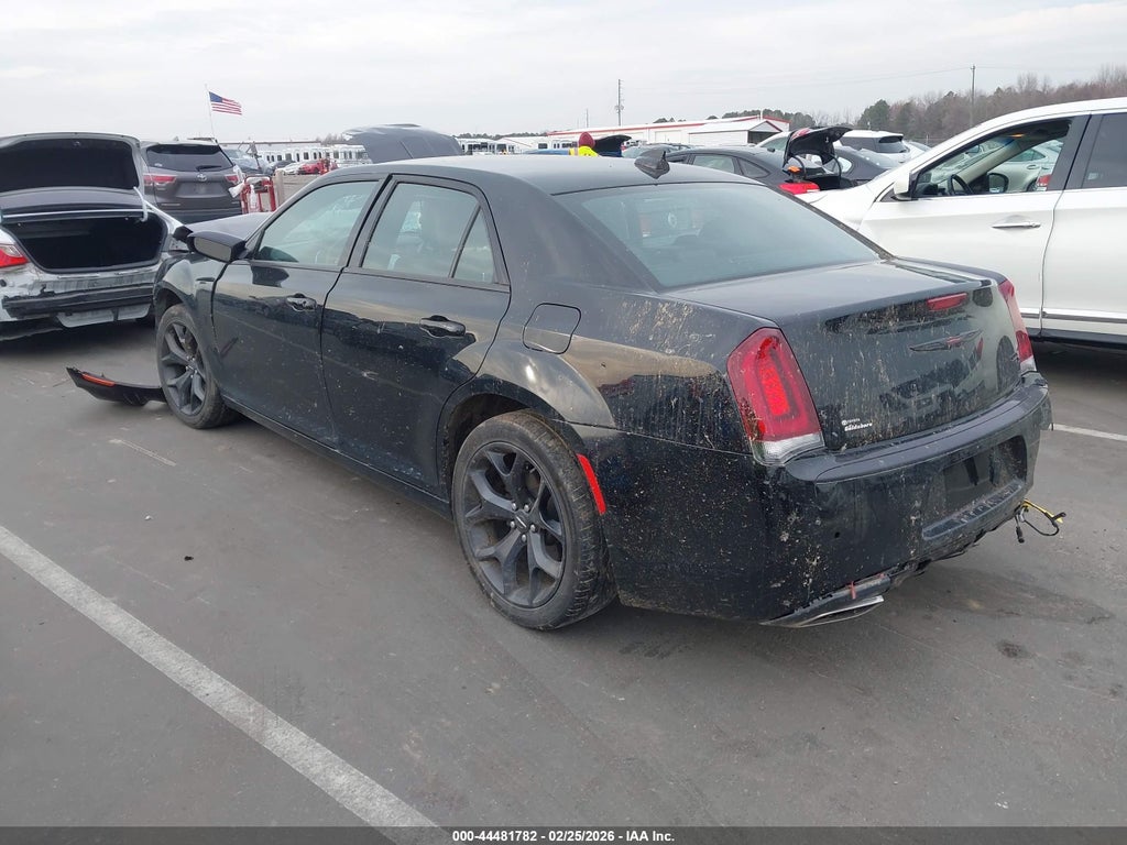 Chrysler 300 2021