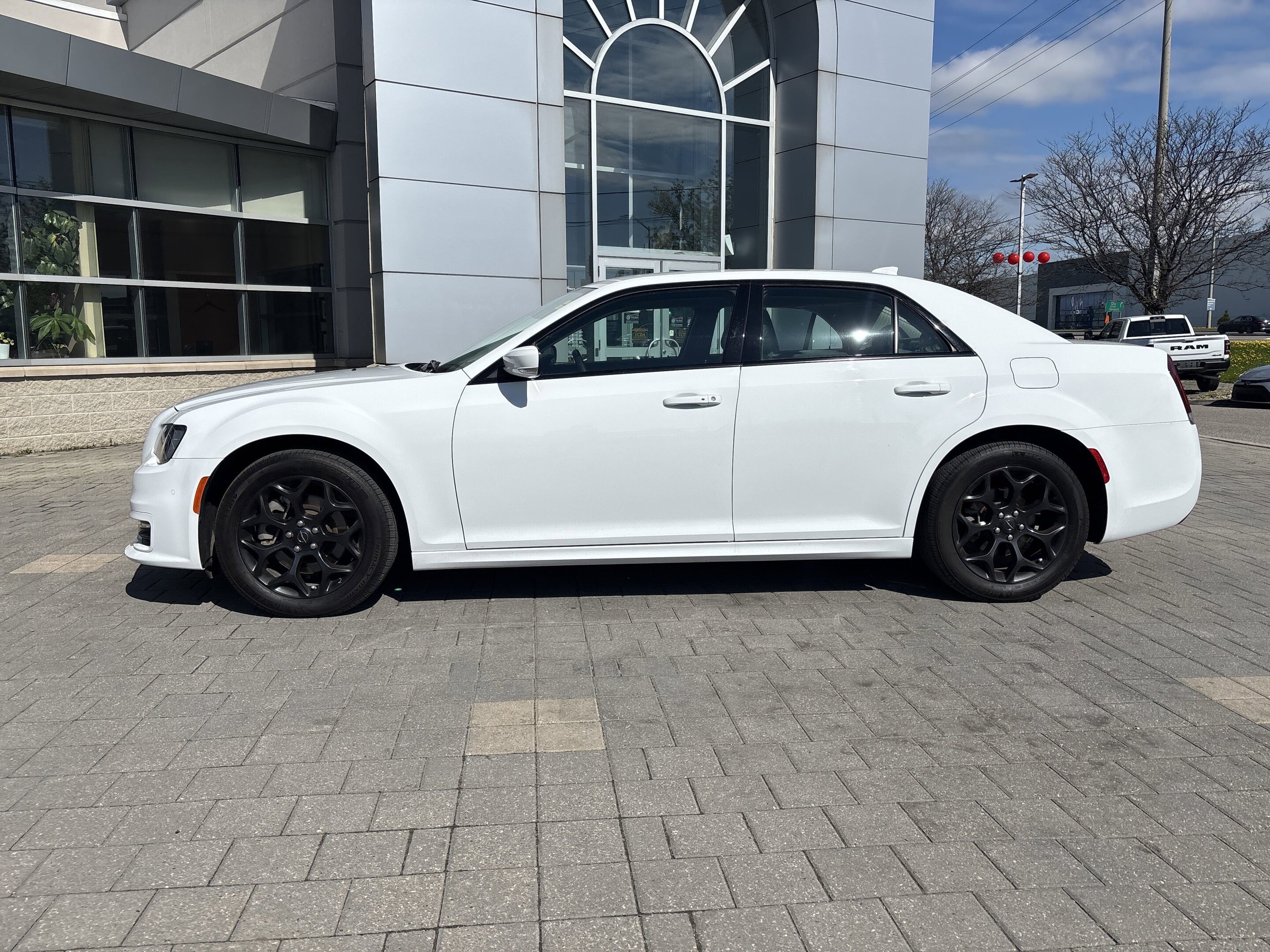 Chrysler 300 2022
