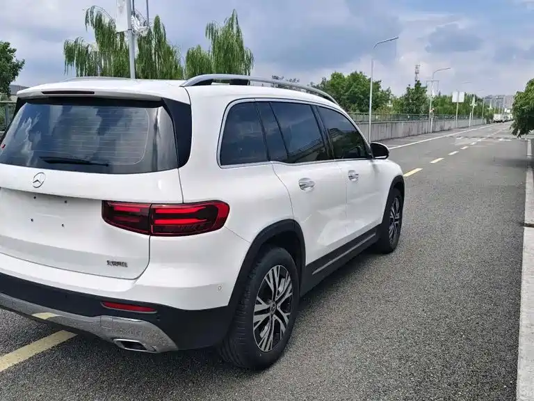 Mercedes-Benz GLB 2024