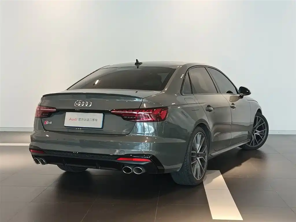 Audi S4 2024