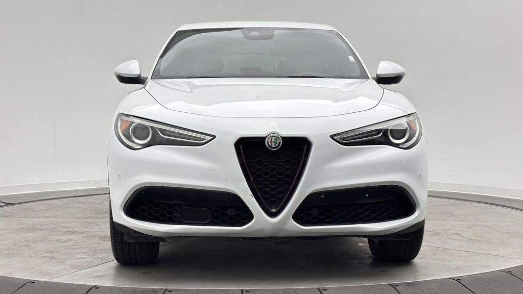 Alfa Romeo Stelvio 2023