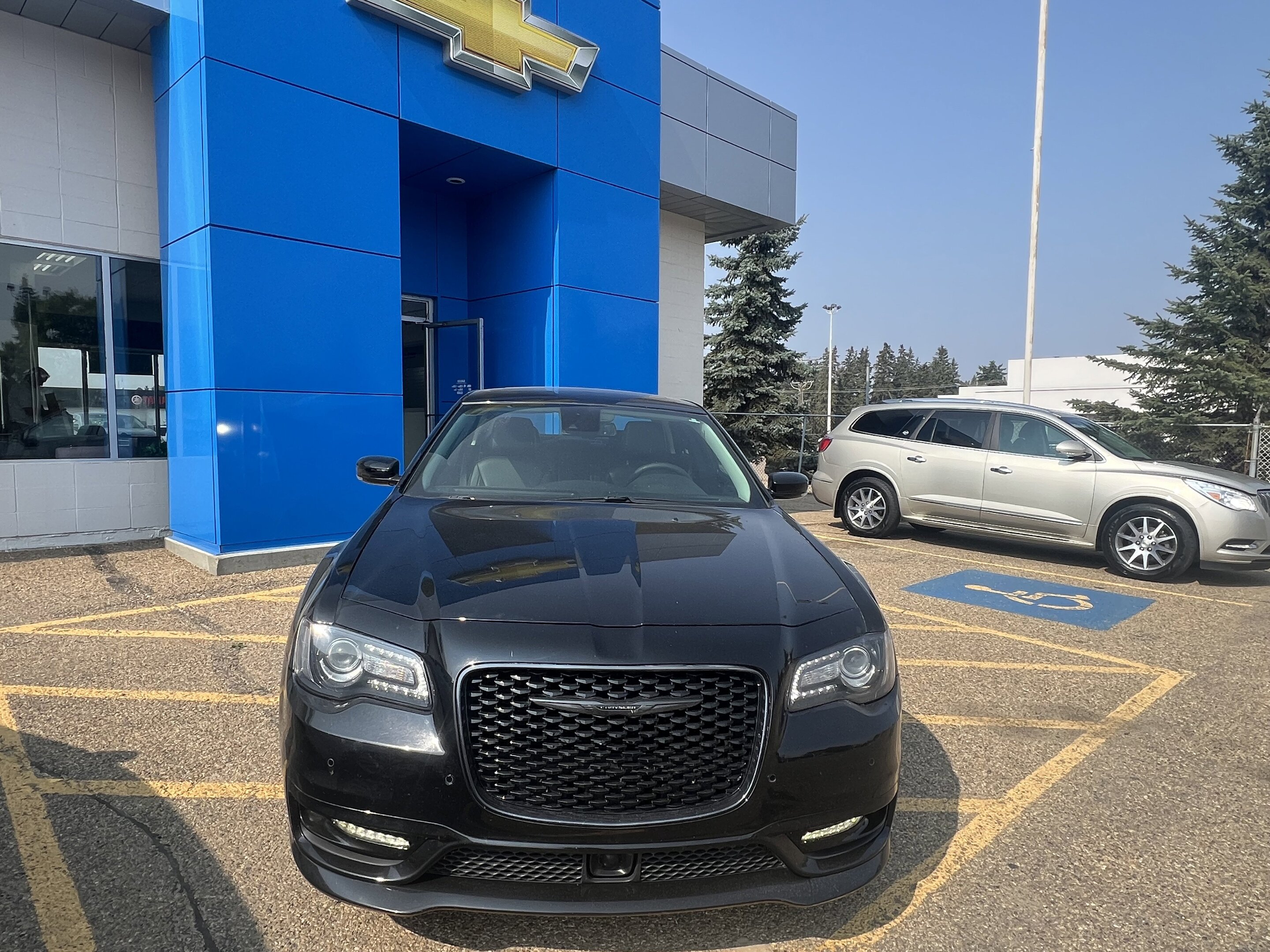Chrysler 300 2023