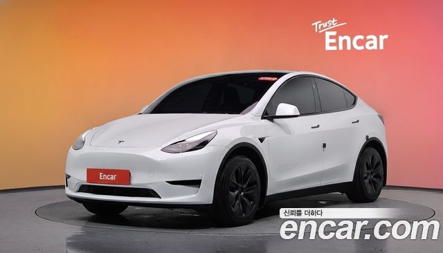 Tesla Model Y 2024
