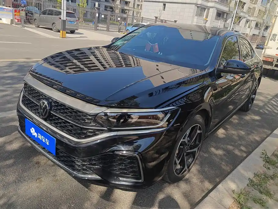 Volkswagen Passat 2023