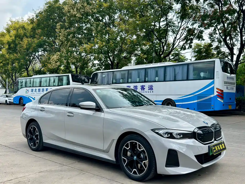 BMW i3 2024