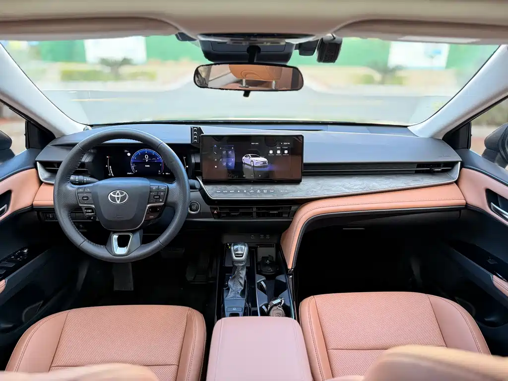 Toyota Camry 2025