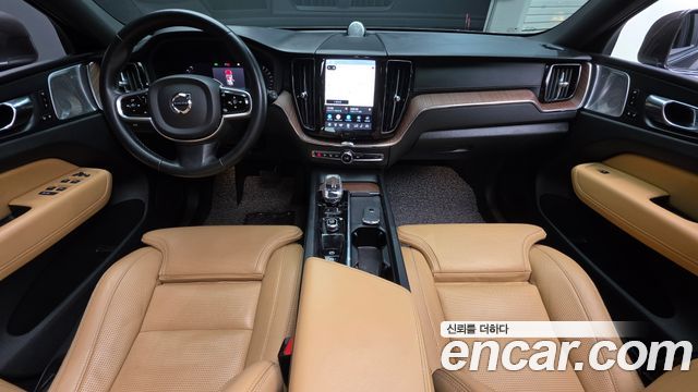Volvo XC60 2022