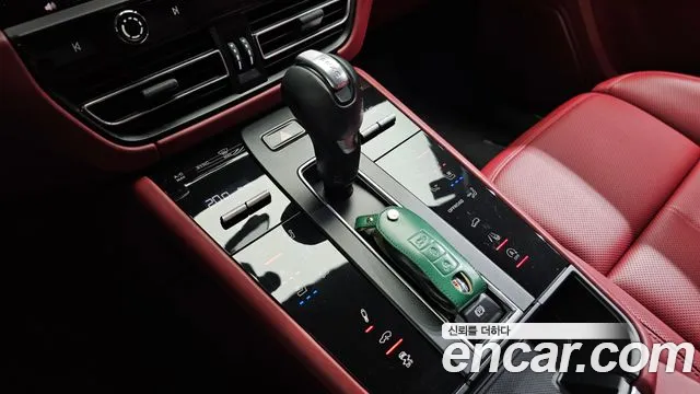 Porsche Macan 2023