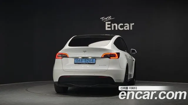 Tesla Model Y 2021