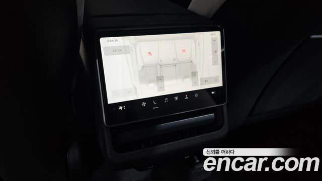 Tesla Model Y 2025