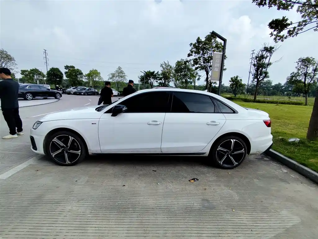 Audi A4 2025