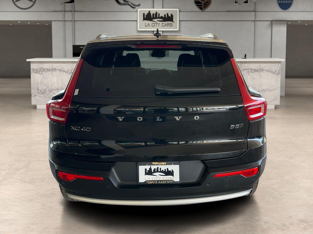 Volvo XC40 2025