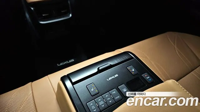 Lexus ES 2025